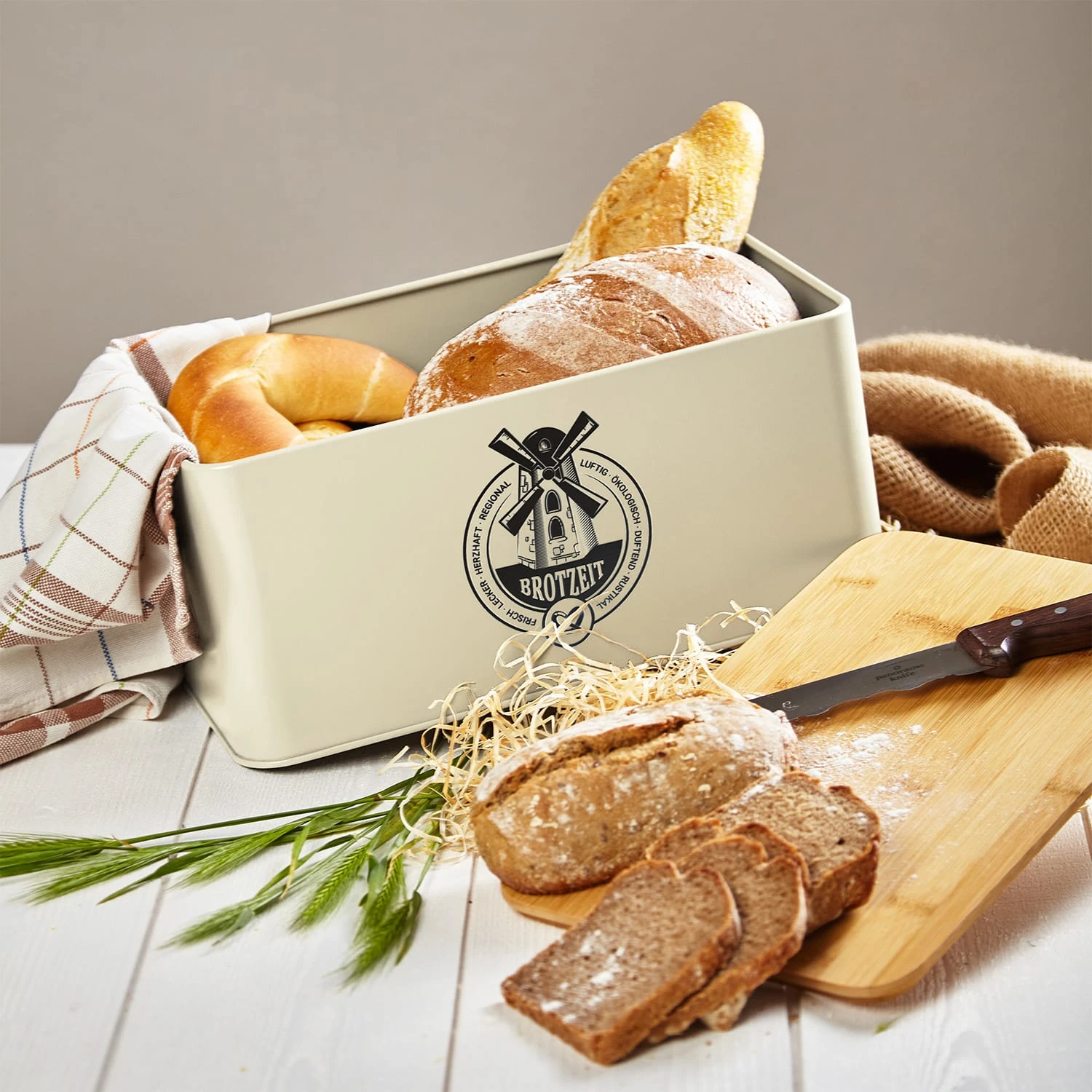 Stigby 2-in-1 Brotkasten Mit Schneidebrett Metallblech Bambus 4 Stigby 2-in-1 Brotkasten Mit Schneidebrett Metallblech Bambus – Bild 2