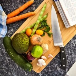 Batvik Bambus-Schneidebrett 38x1,5x27 Cm Messerschonend Saftrille -Klarstein 10038167 yy 0002 logo